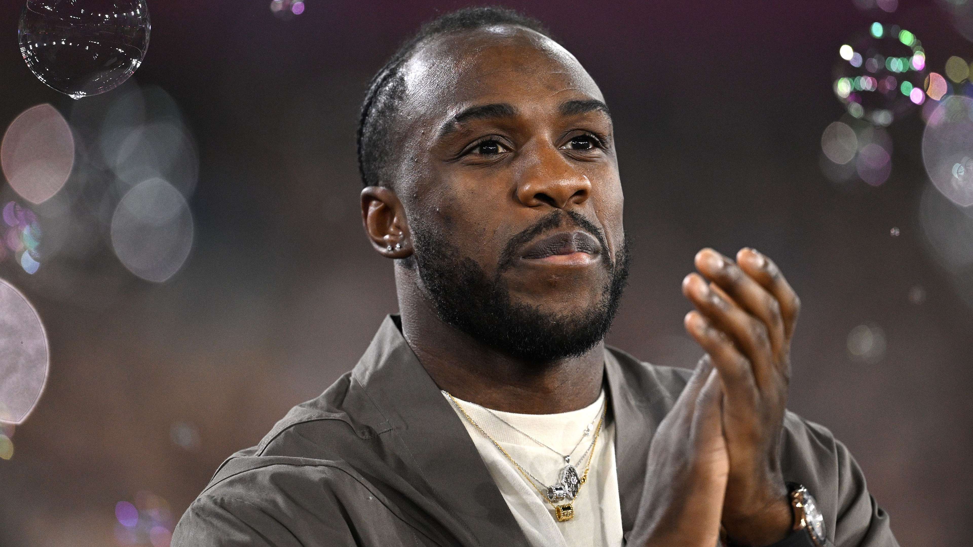 西涅表现的 西涅表现的